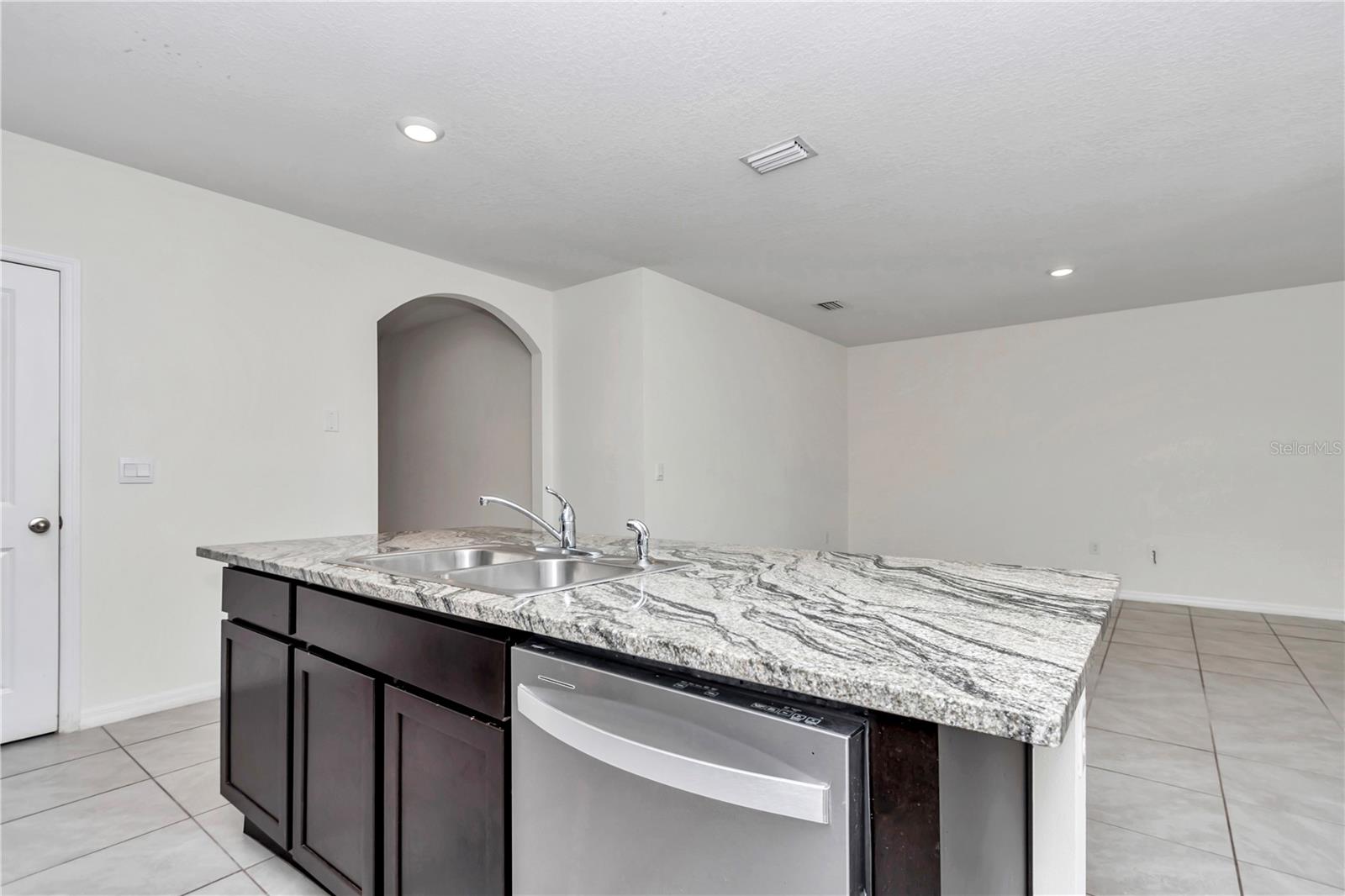 27 Hickory Course, Ocala, FL 34472
