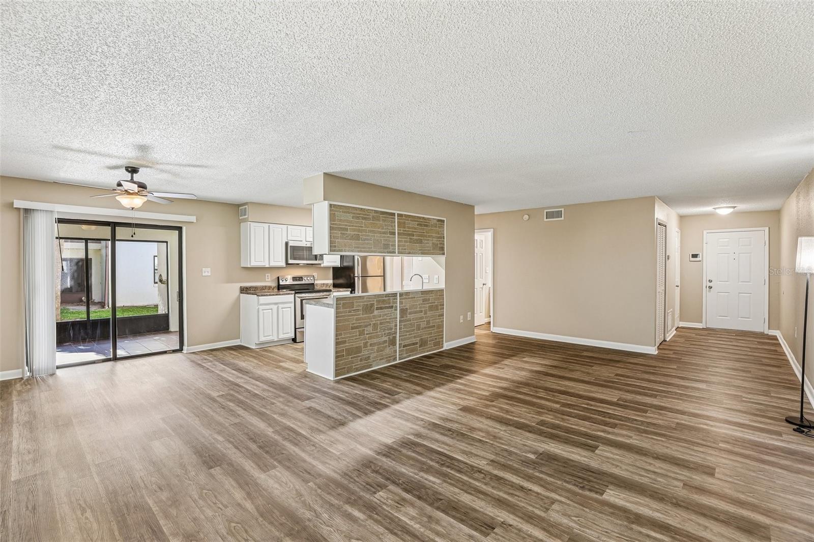 100 Oak Terrace Unit D2, Leesburg, FL 34748
