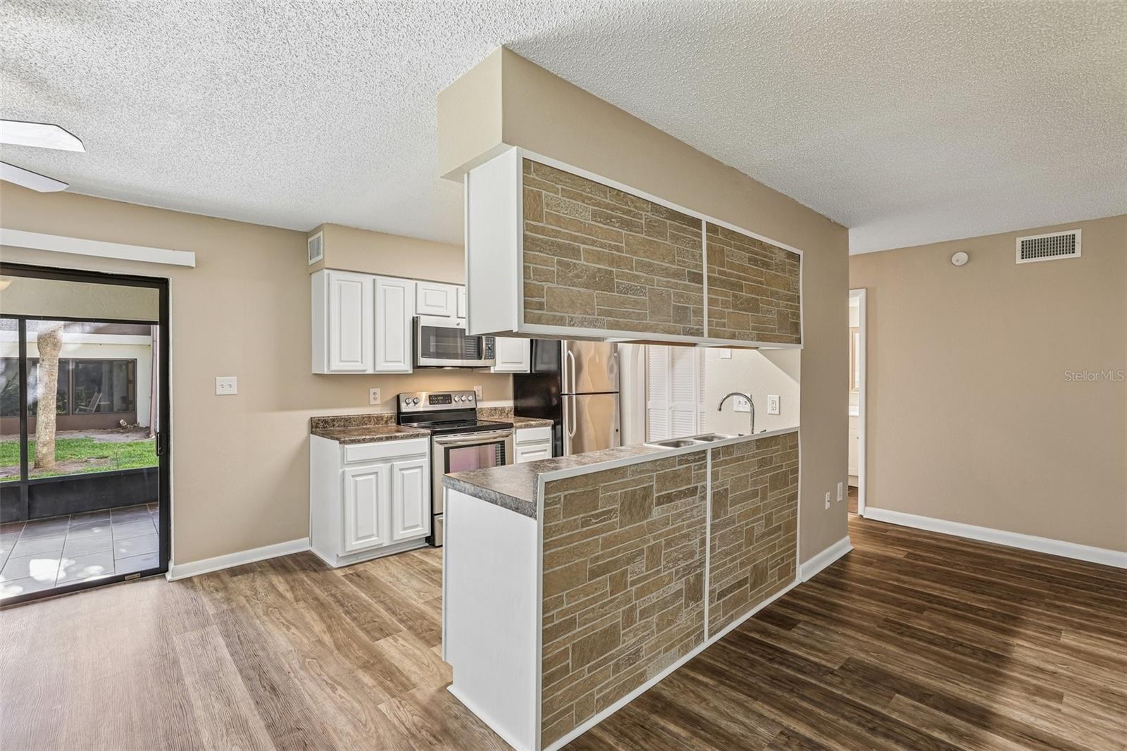 100 Oak Terrace Unit D2, Leesburg, FL 34748