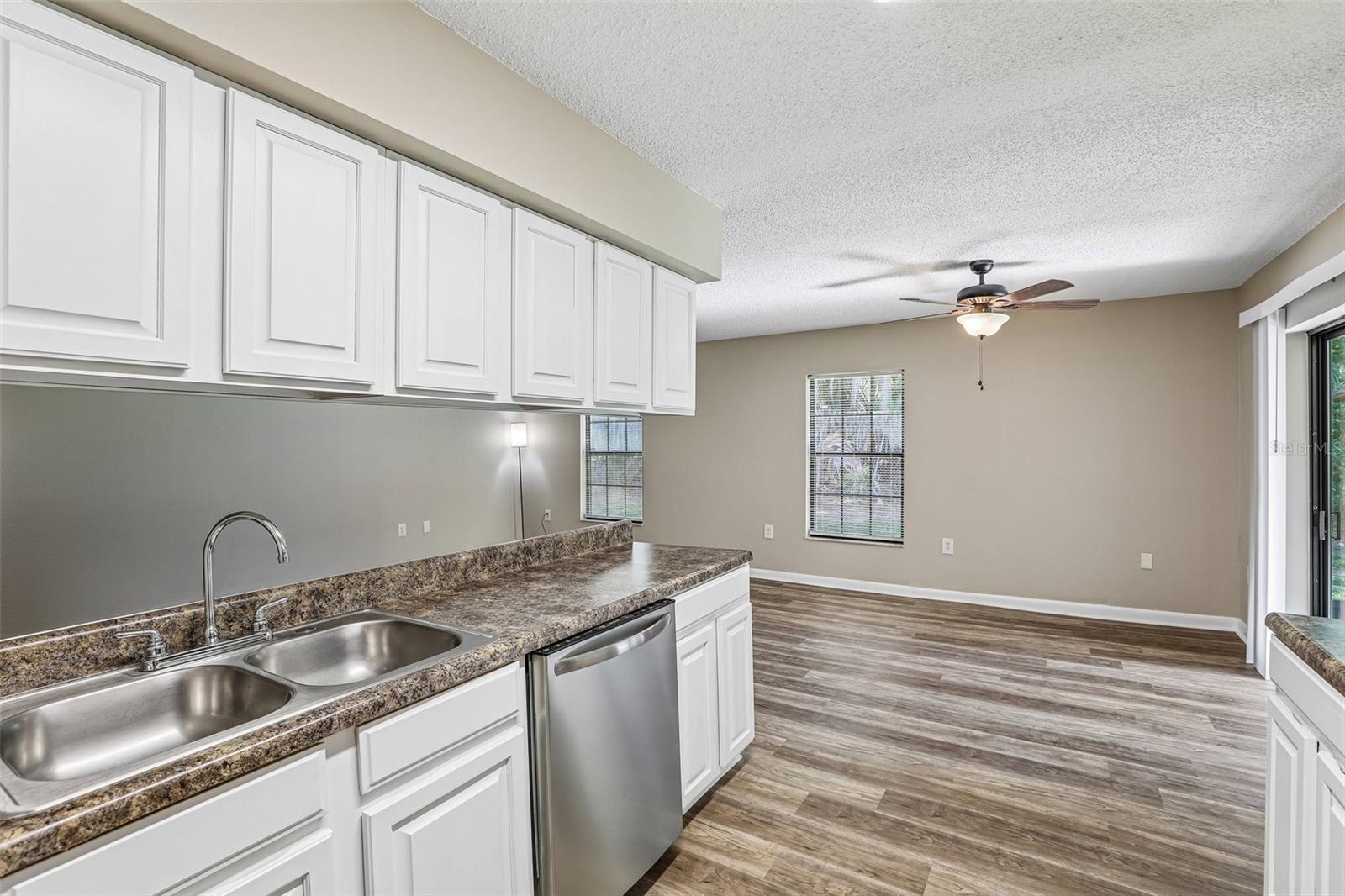 100 Oak Terrace Unit D2, Leesburg, FL 34748
