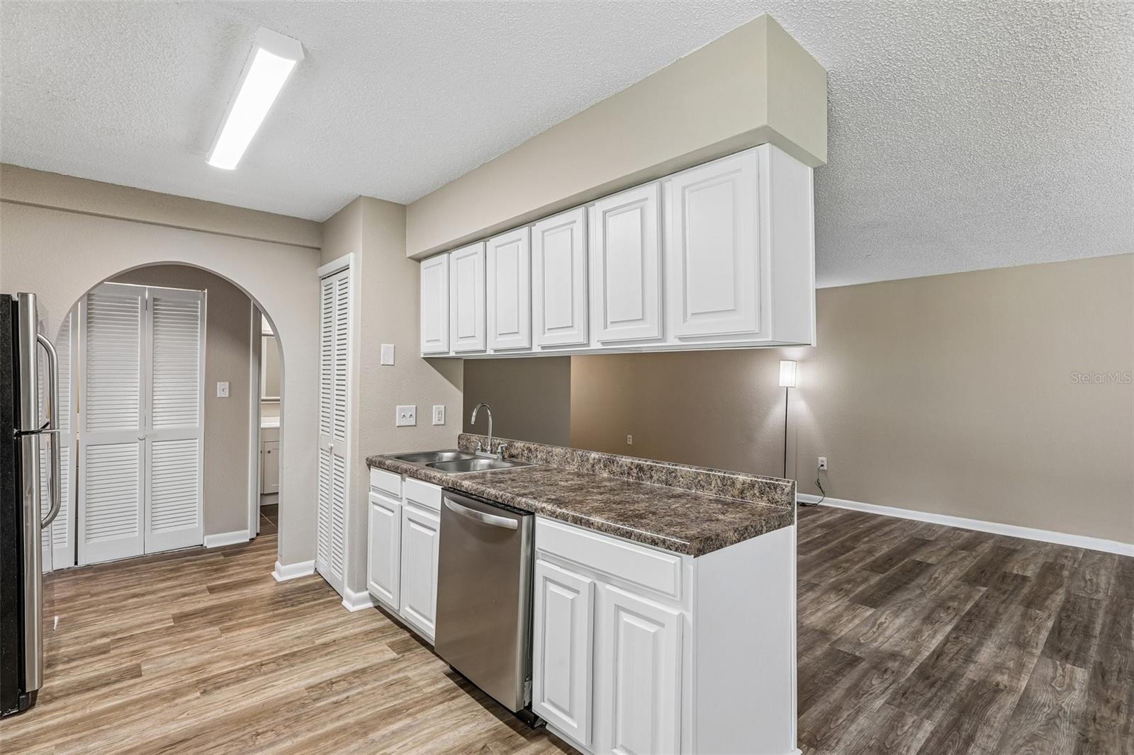 100 Oak Terrace Unit D2, Leesburg, FL 34748