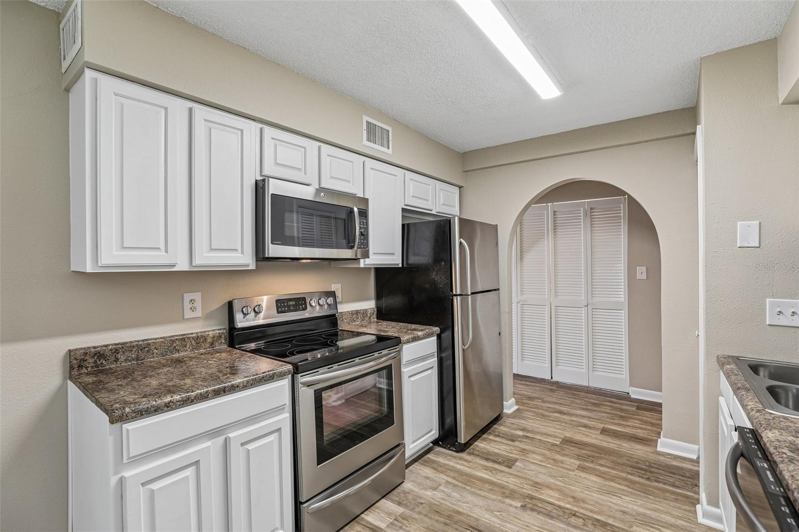 100 Oak Terrace Unit D2, Leesburg, FL 34748