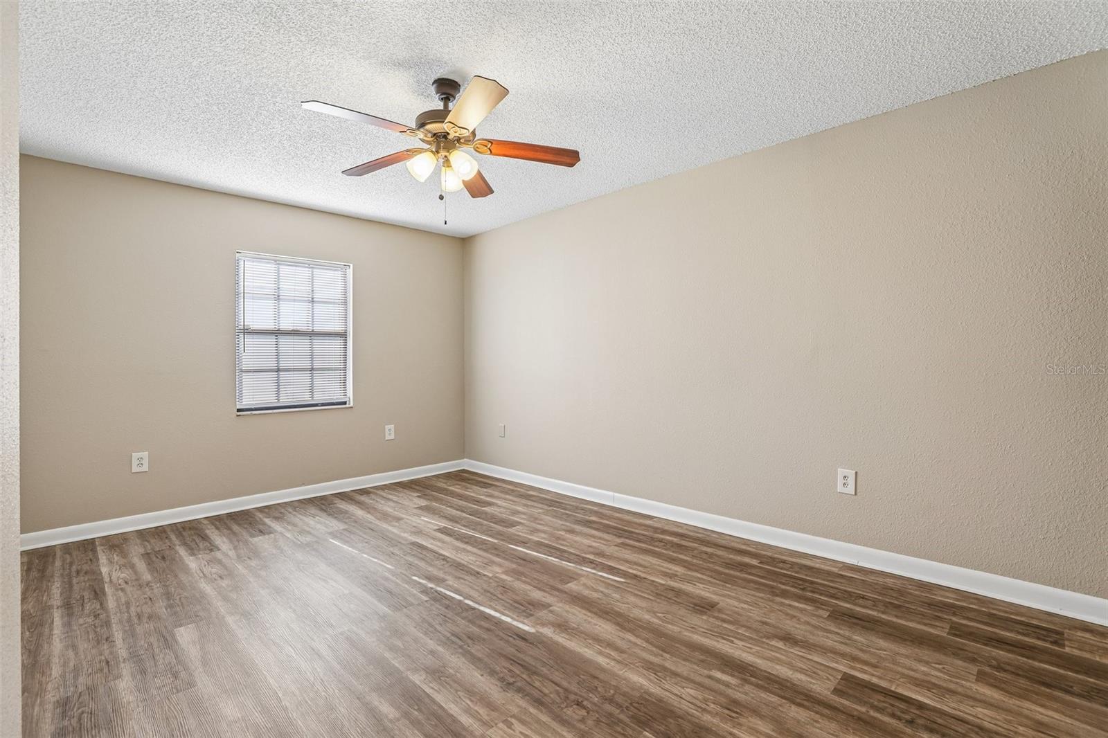 100 Oak Terrace Unit D2, Leesburg, FL 34748