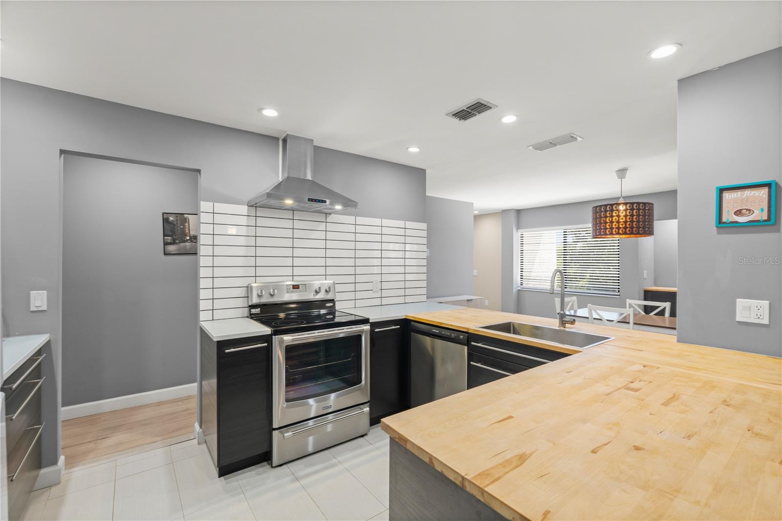 2746 Orchid Oaks Unit 301, Sarasota, FL 34239