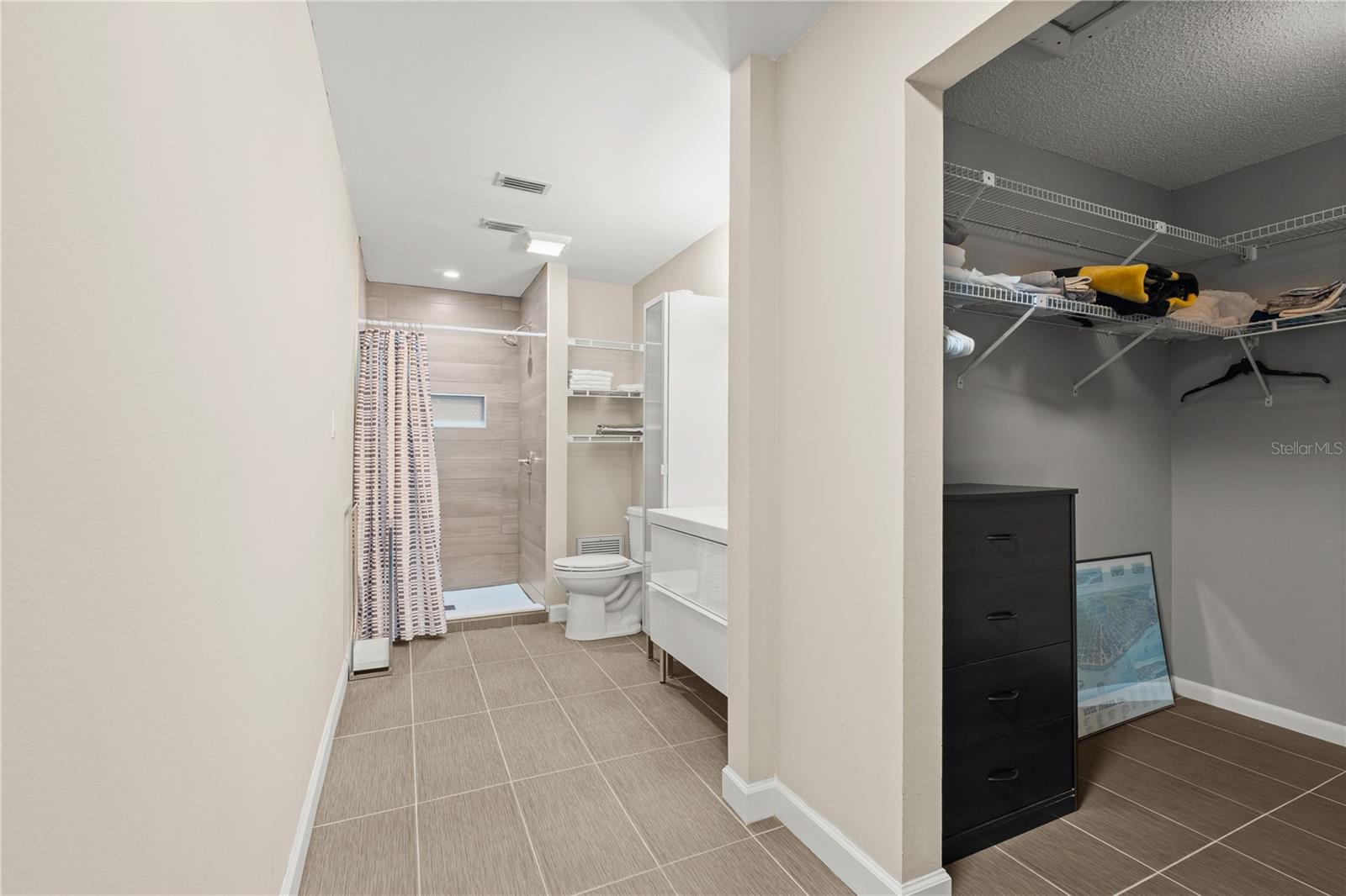 2746 Orchid Oaks Unit 301, Sarasota, FL 34239