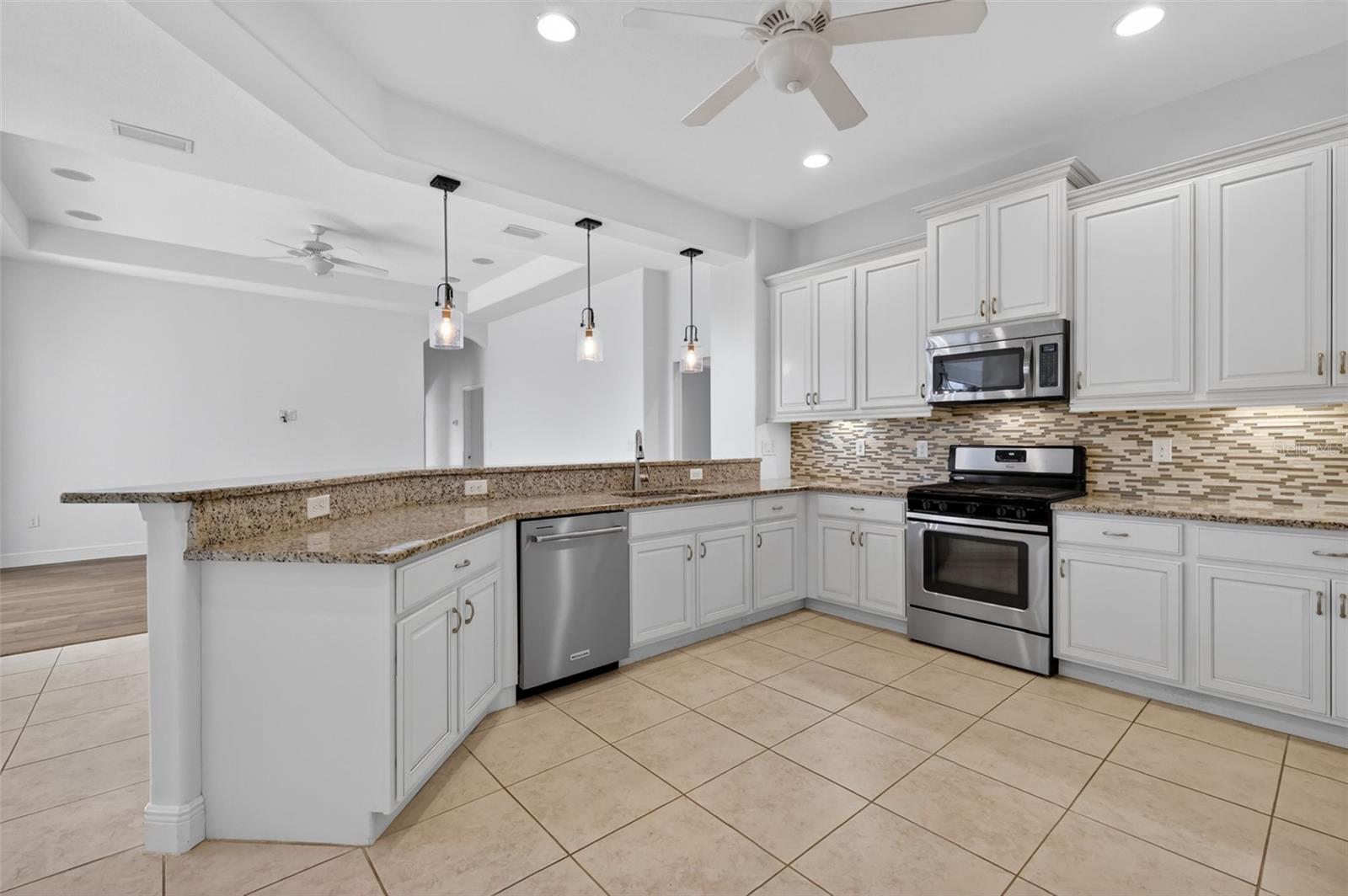 8237 Bridgeport Bay, Mount Dora, FL 32757