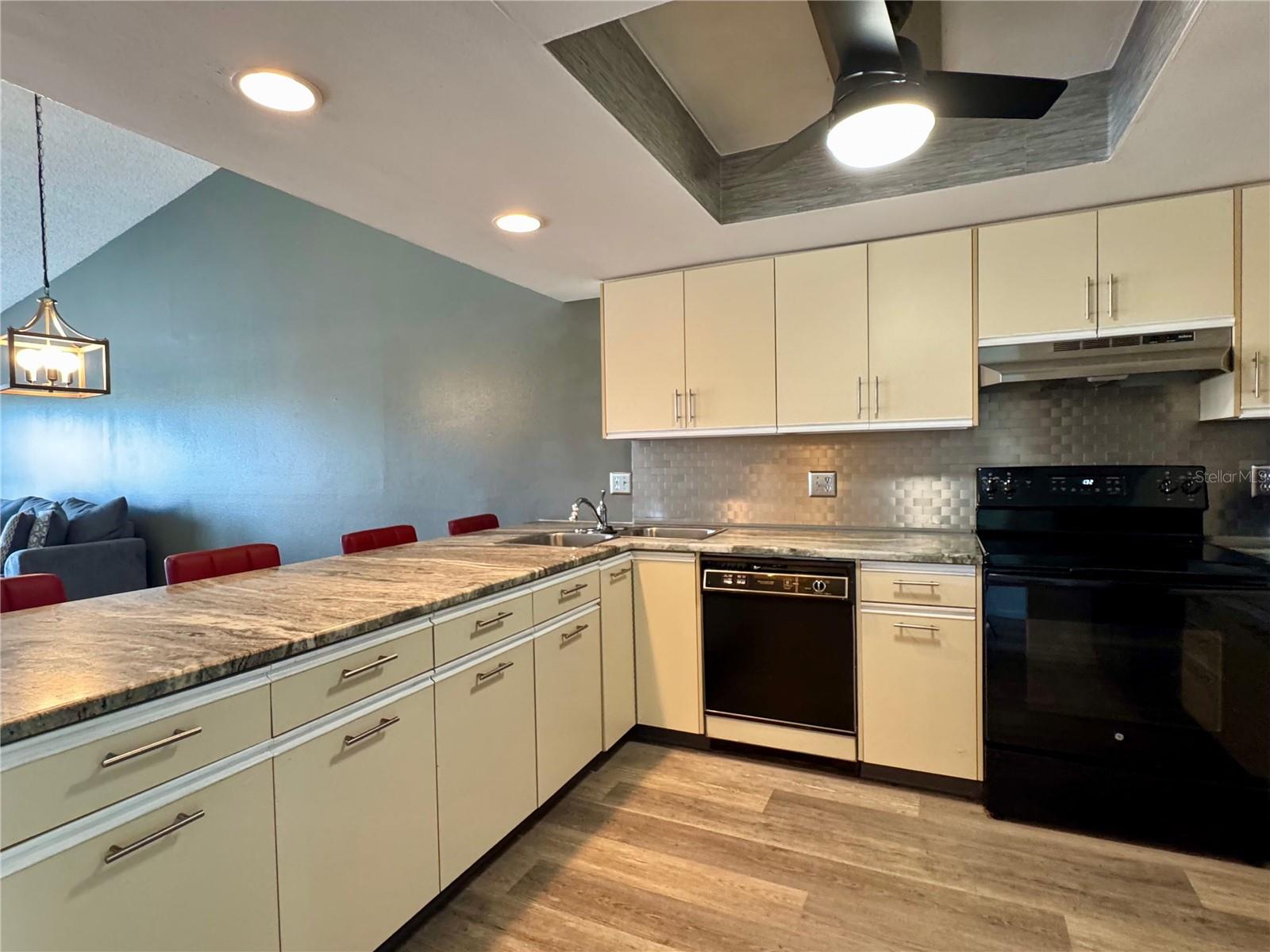 4510 El Conquistador Unit 204, Bradenton, FL 34210