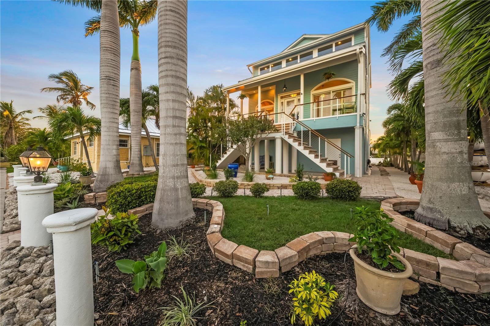 791 Broadway, Longboat Key, FL 34228