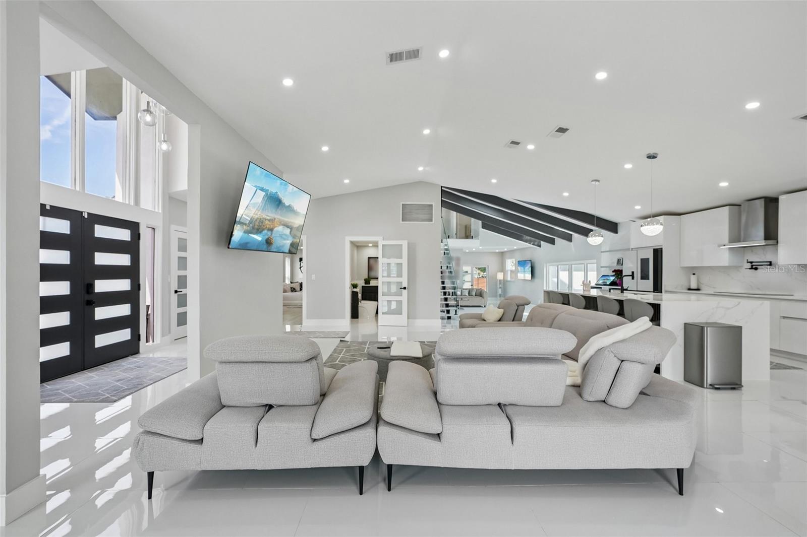 5201 Huntington, St Petersburg, FL 33703