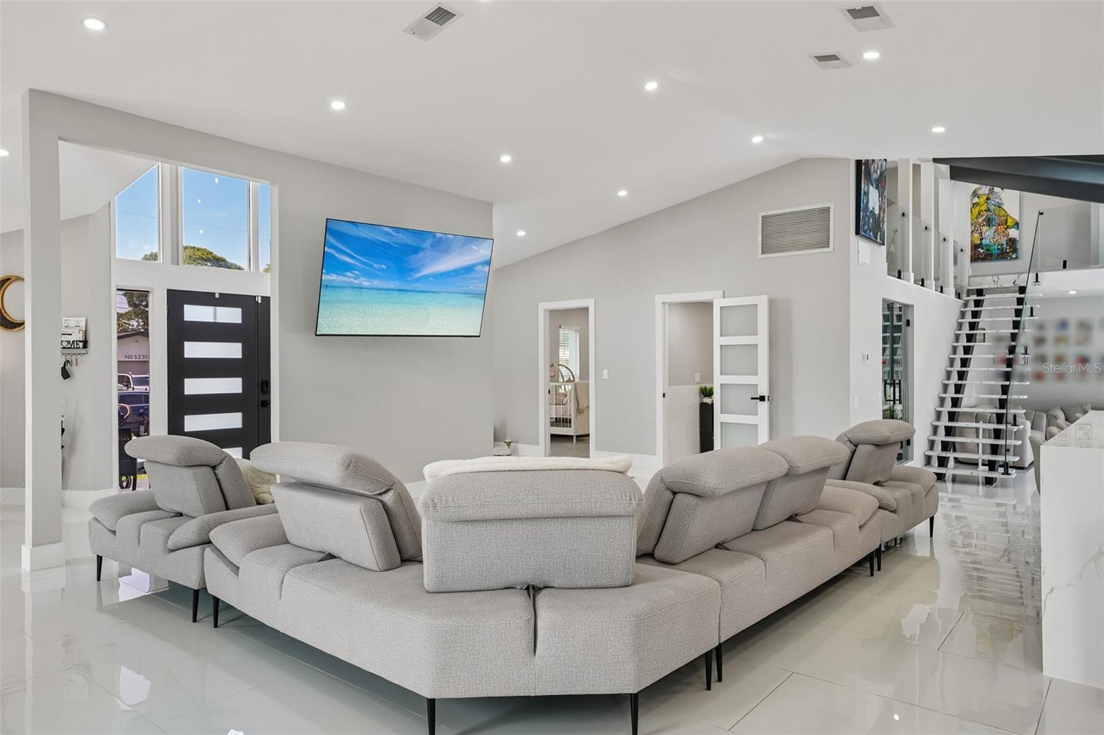 5201 Huntington, St Petersburg, FL 33703