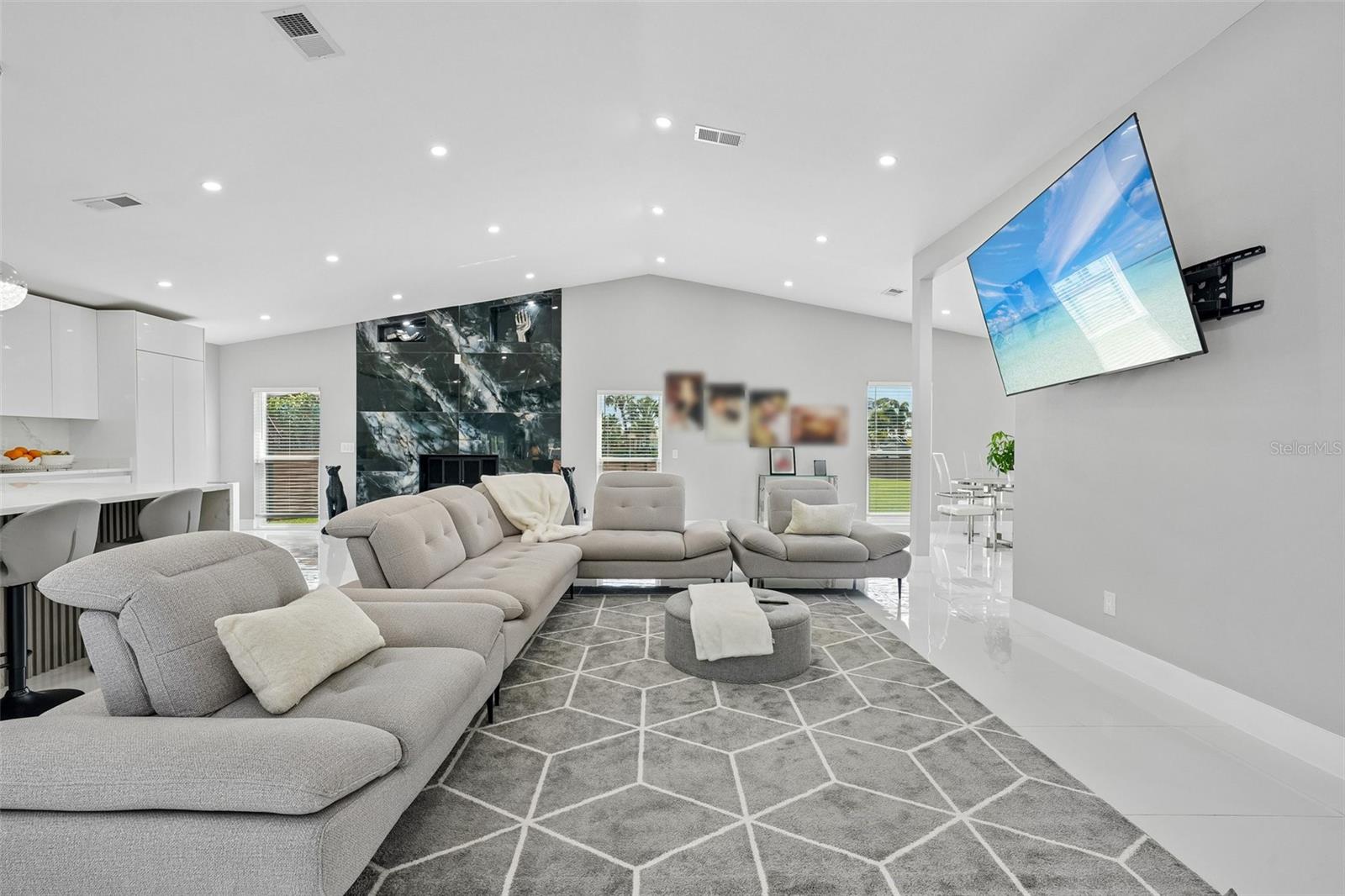 5201 Huntington, St Petersburg, FL 33703