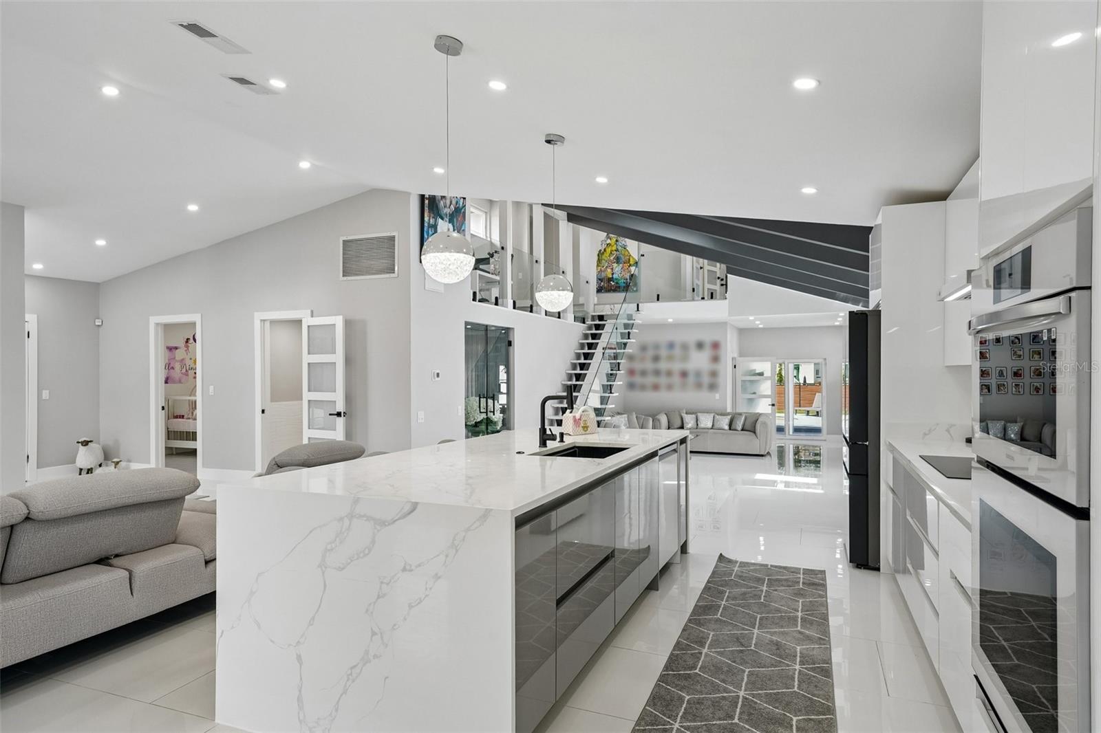5201 Huntington, St Petersburg, FL 33703