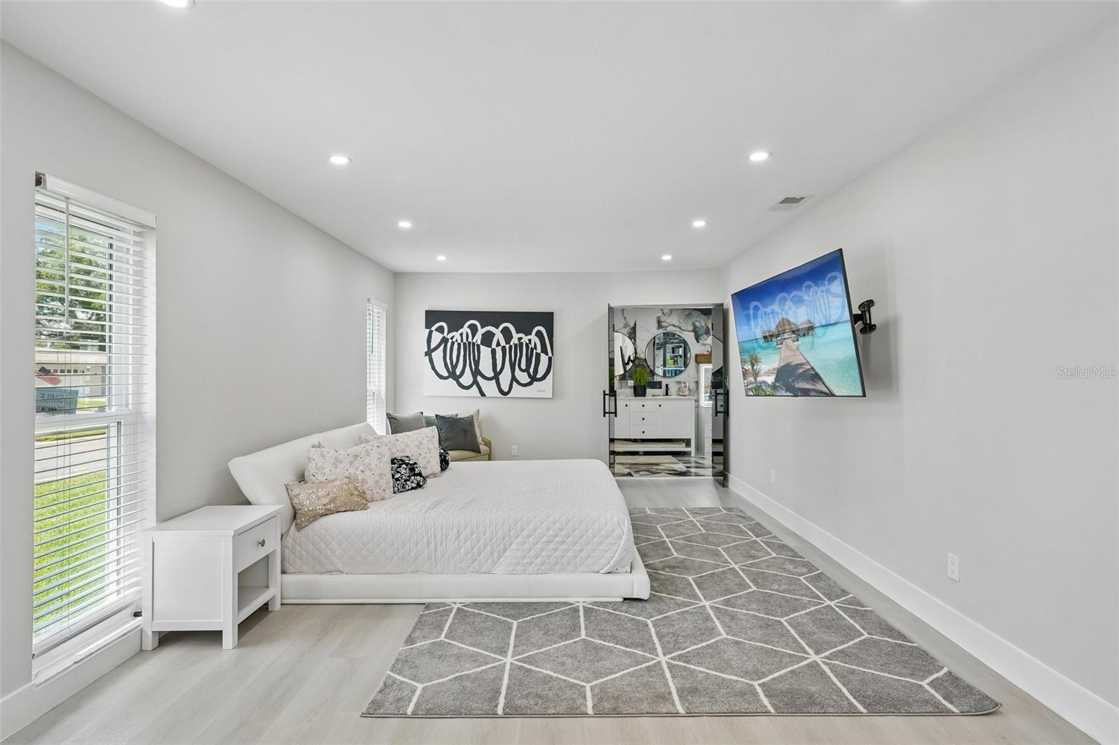 5201 Huntington, St Petersburg, FL 33703