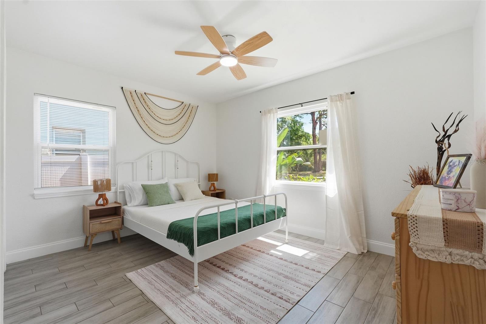 2855 Valencia, St Petersburg, FL 33705
