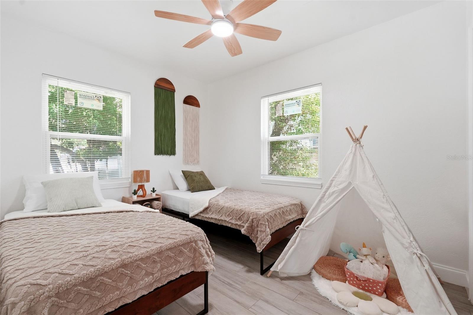 2855 Valencia, St Petersburg, FL 33705