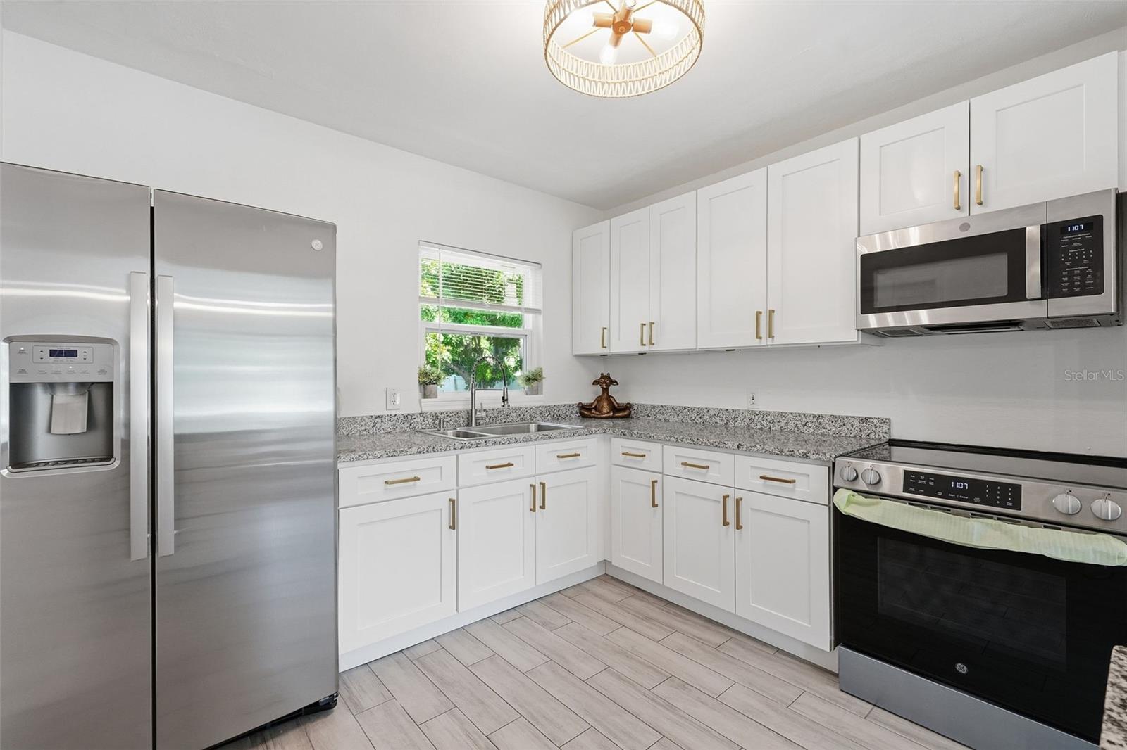 2855 Valencia, St Petersburg, FL 33705