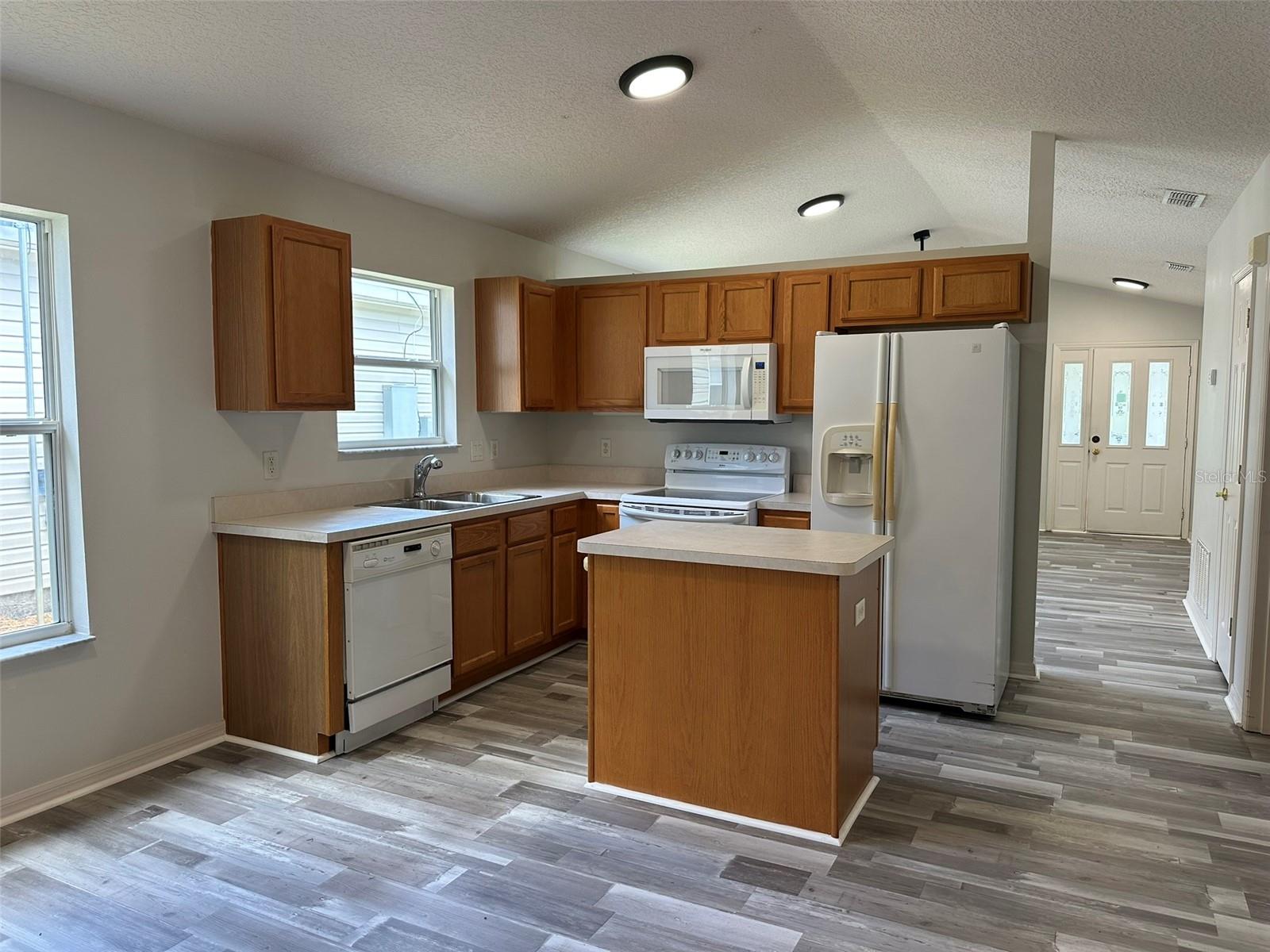 25335 Cranes Roost, Leesburg, FL 34748