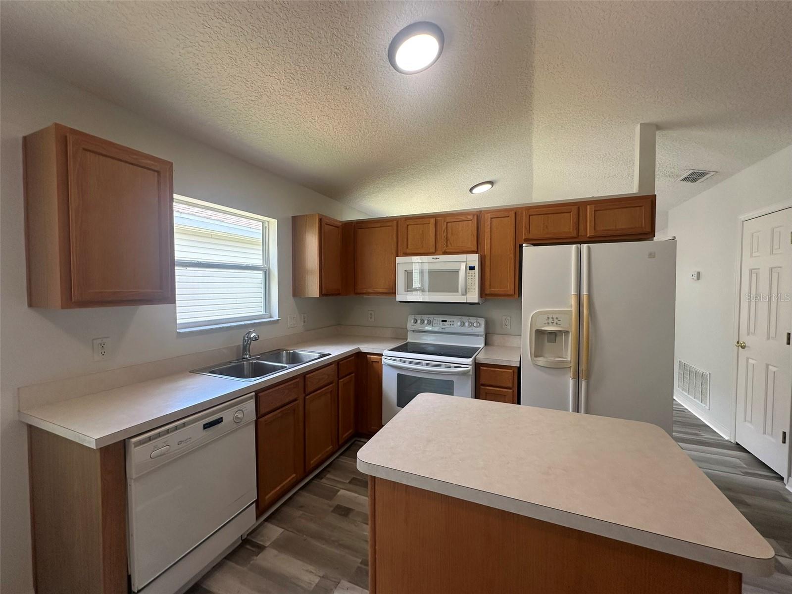 25335 Cranes Roost, Leesburg, FL 34748
