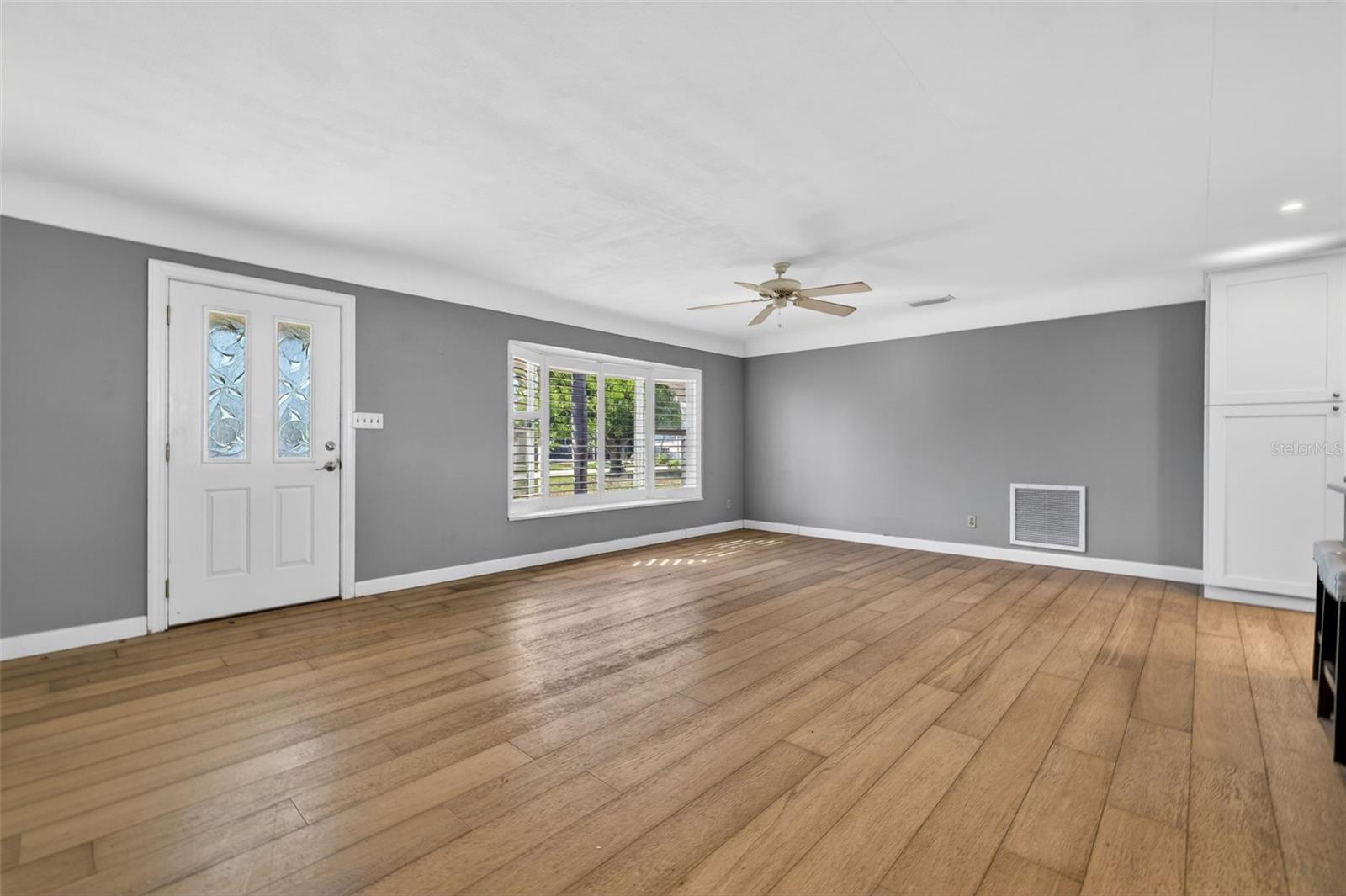1276 37th, St Petersburg, FL 33704