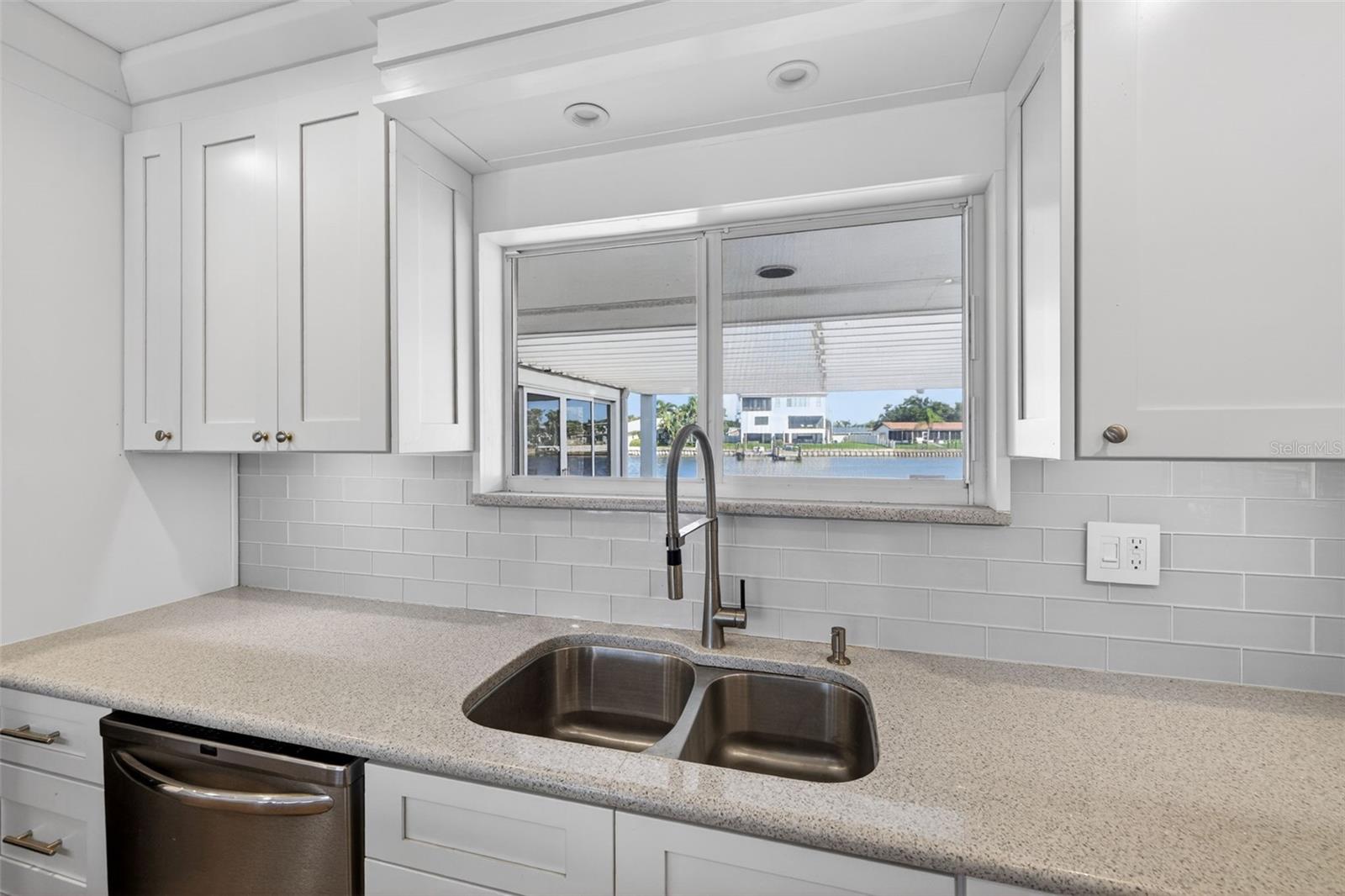 1276 37th, St Petersburg, FL 33704