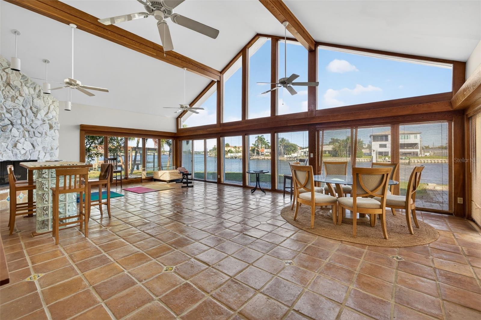 1276 37th, St Petersburg, FL 33704