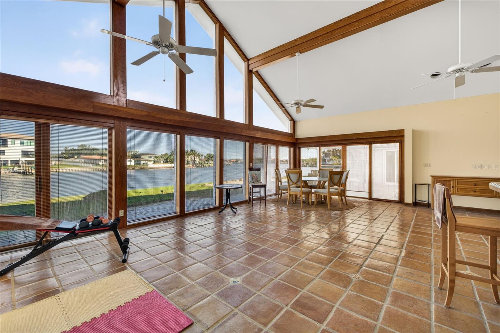 1276 37th, St Petersburg, FL 33704