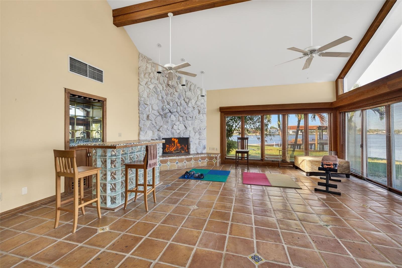 1276 37th, St Petersburg, FL 33704