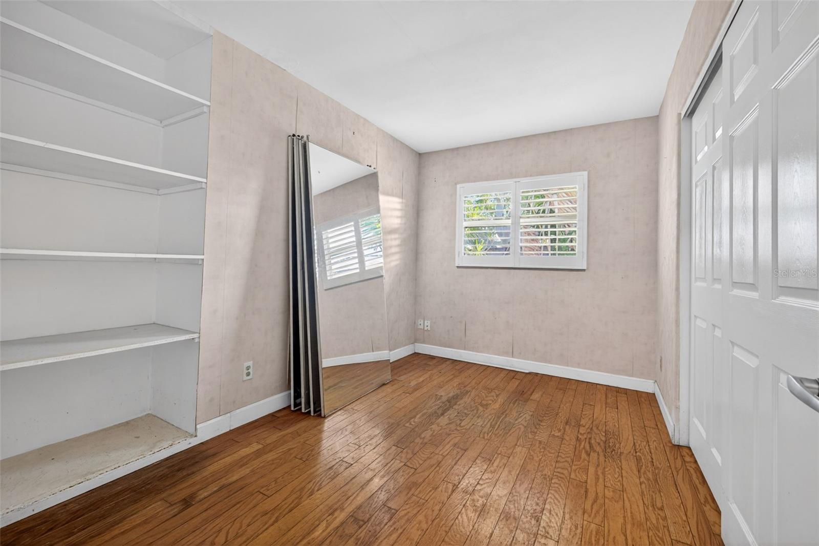 1276 37th, St Petersburg, FL 33704