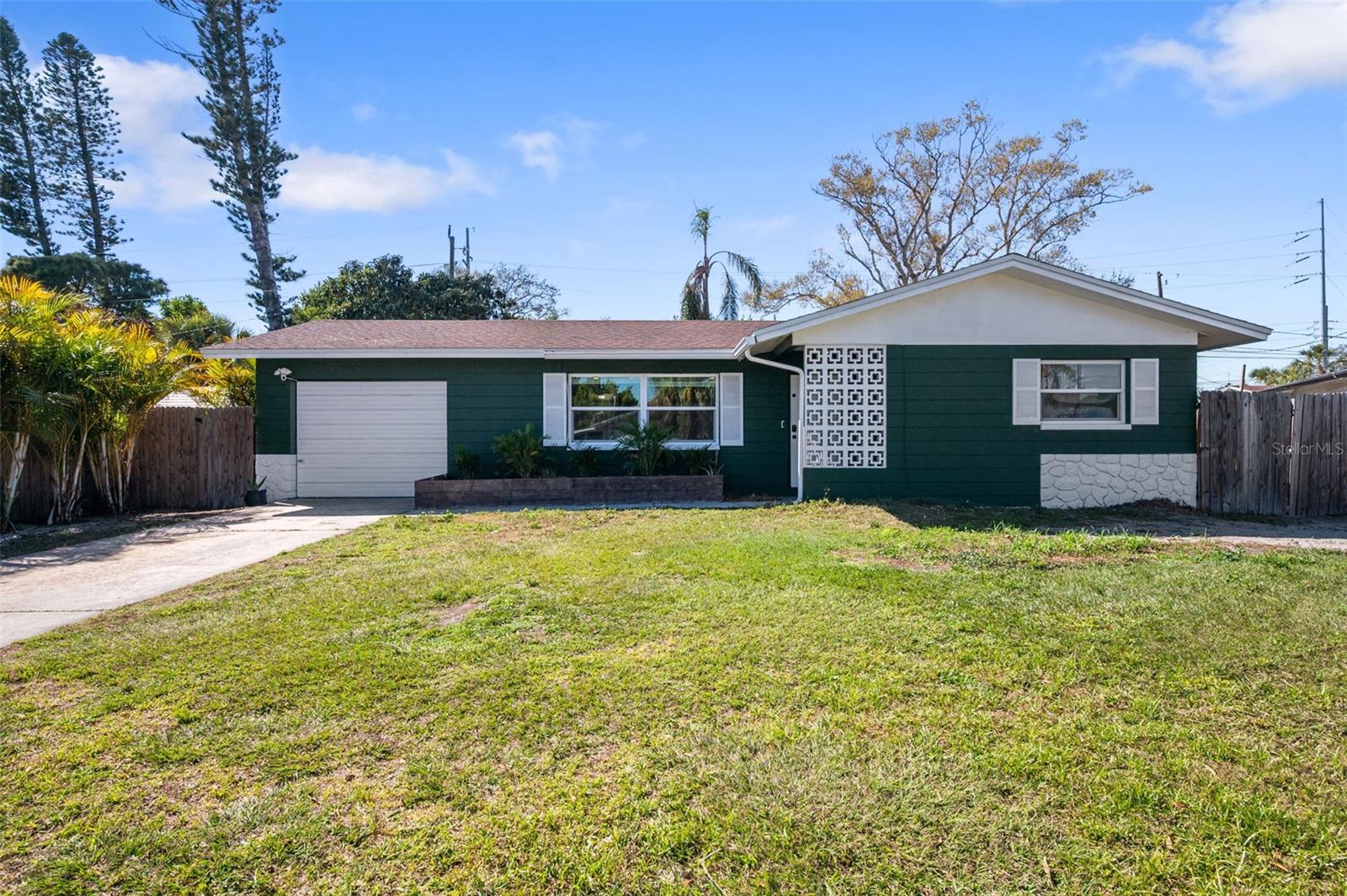 6522 112th, Seminole, FL 33772