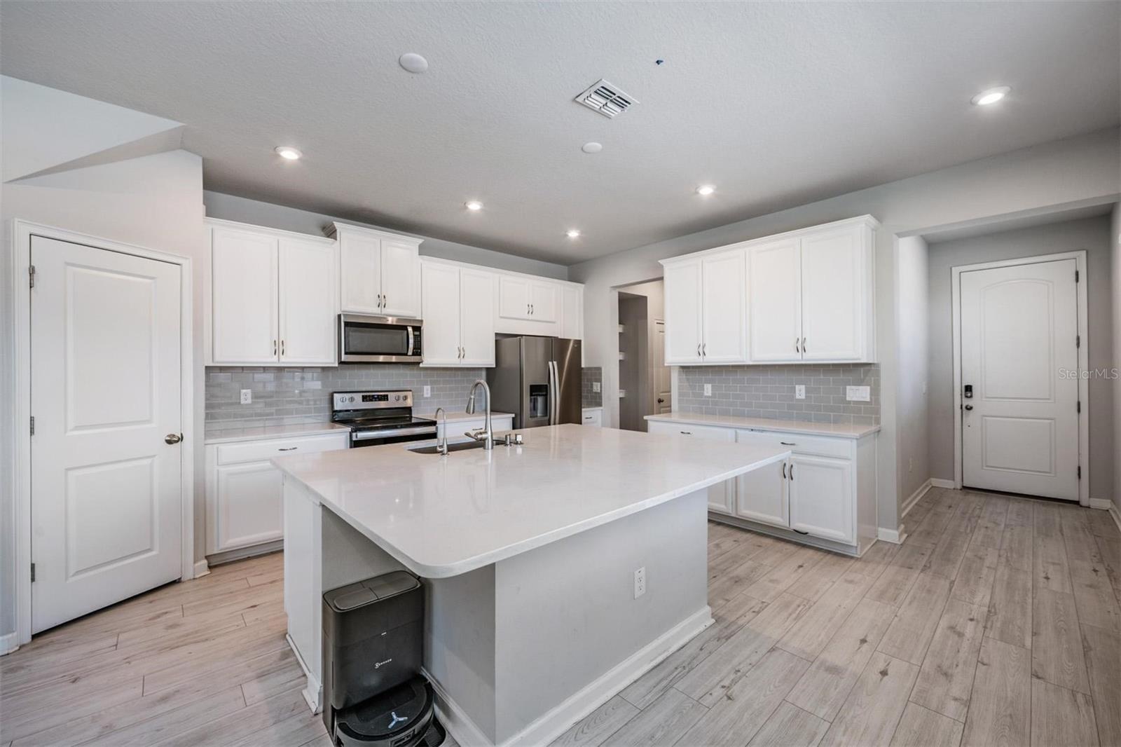 19153 Elsimont, Lutz, FL 33558