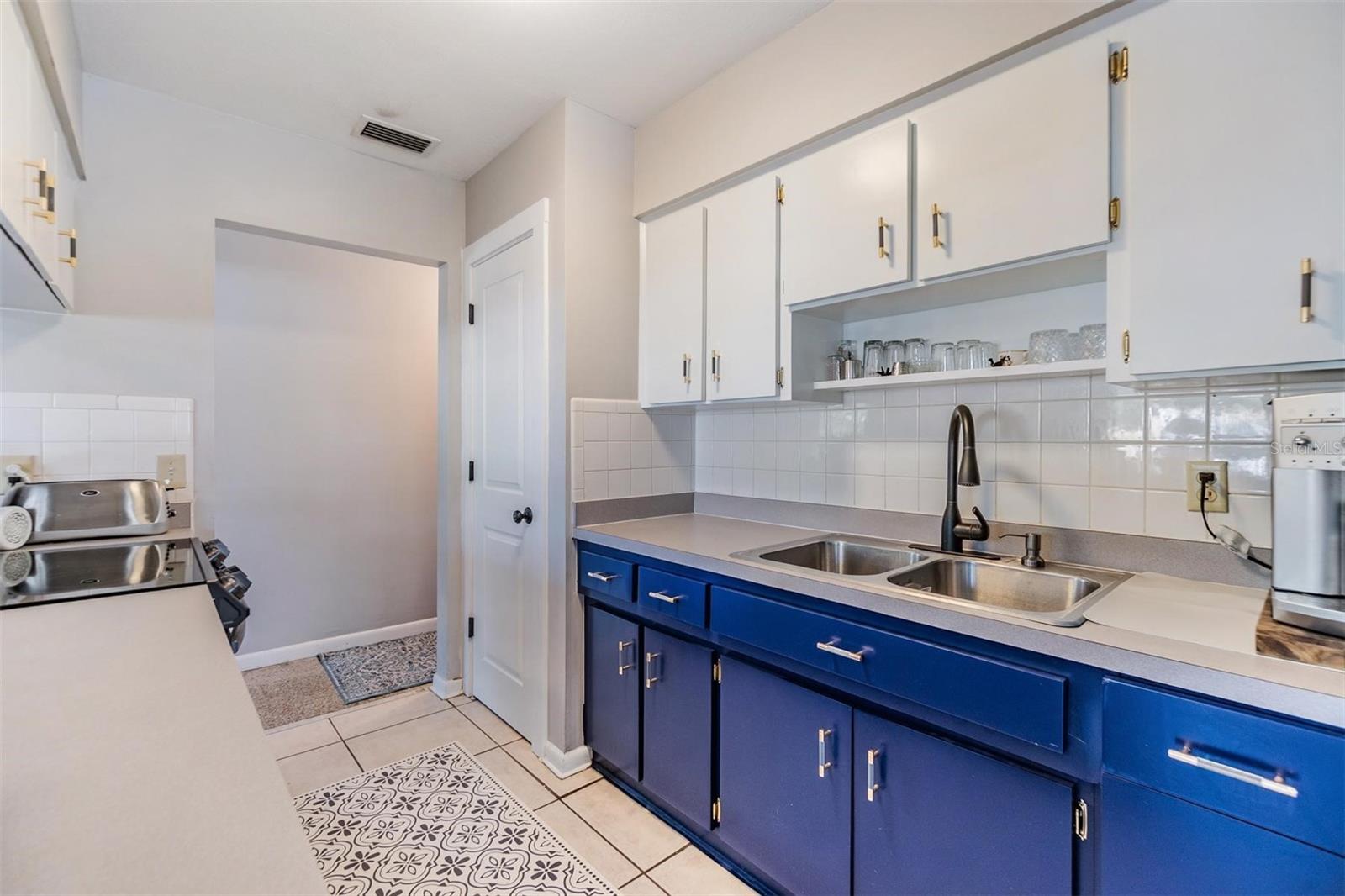2808 Lake, Tampa, FL 33607