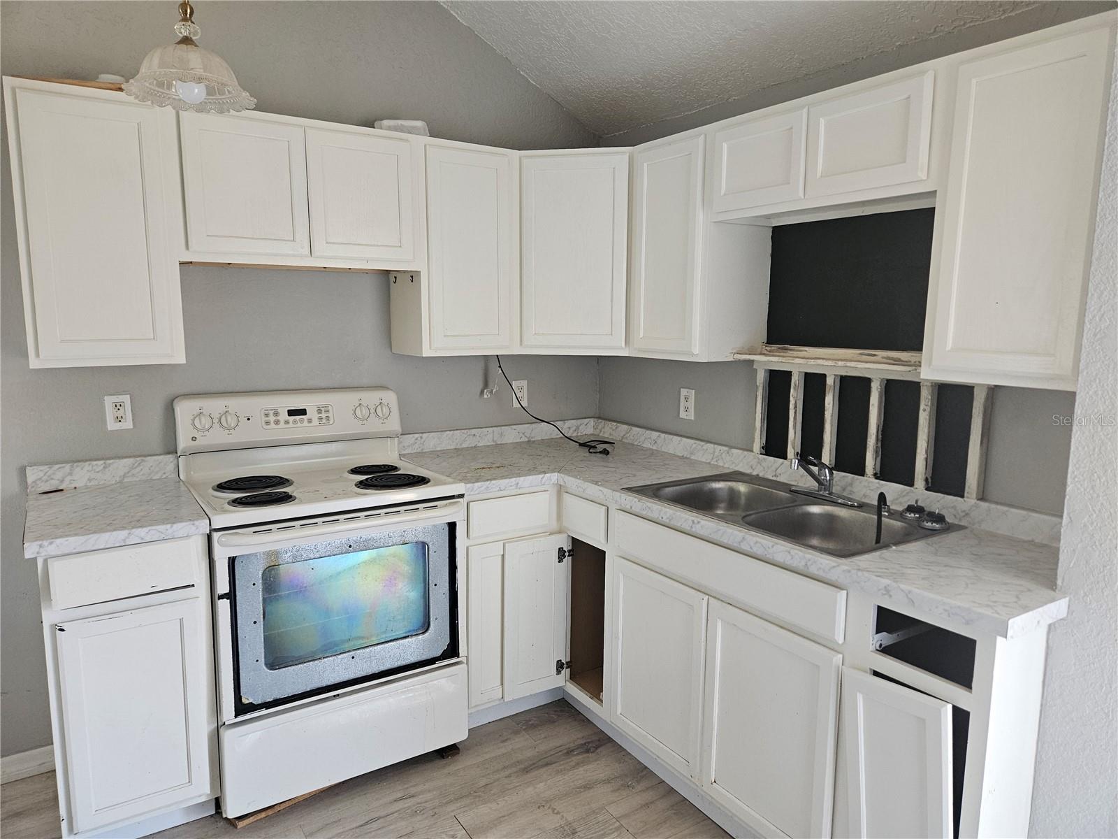2220 20th, St Petersburg, FL 33712