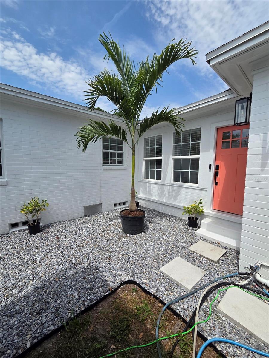 4016 9th, St Petersburg, FL 33713