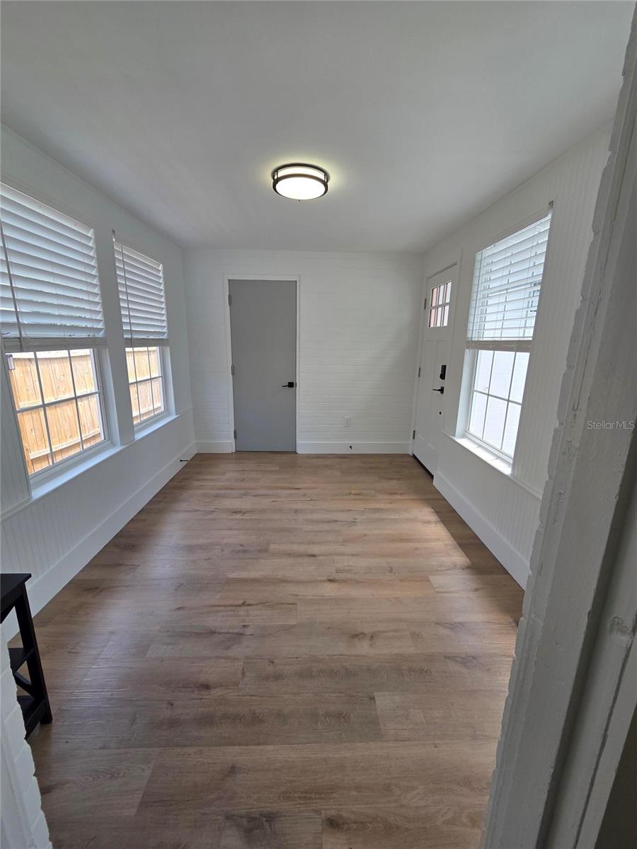 4016 9th, St Petersburg, FL 33713