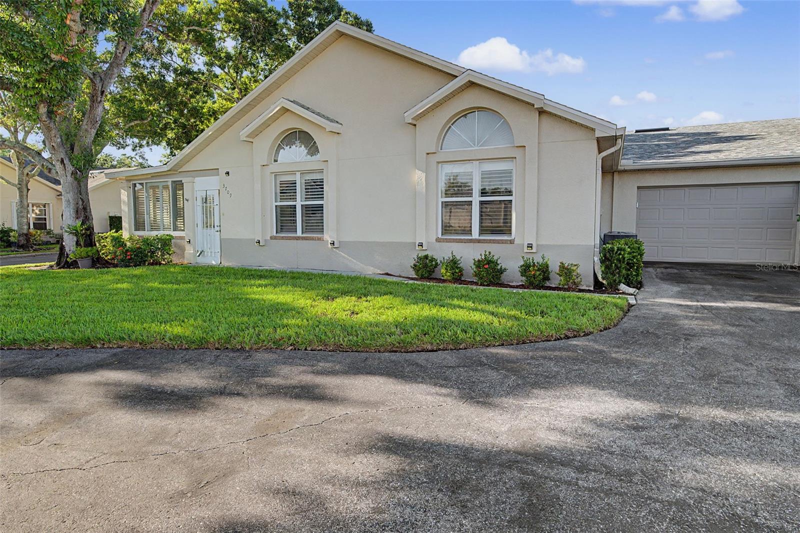 3709 Mollie, Sun City Center, FL 33573