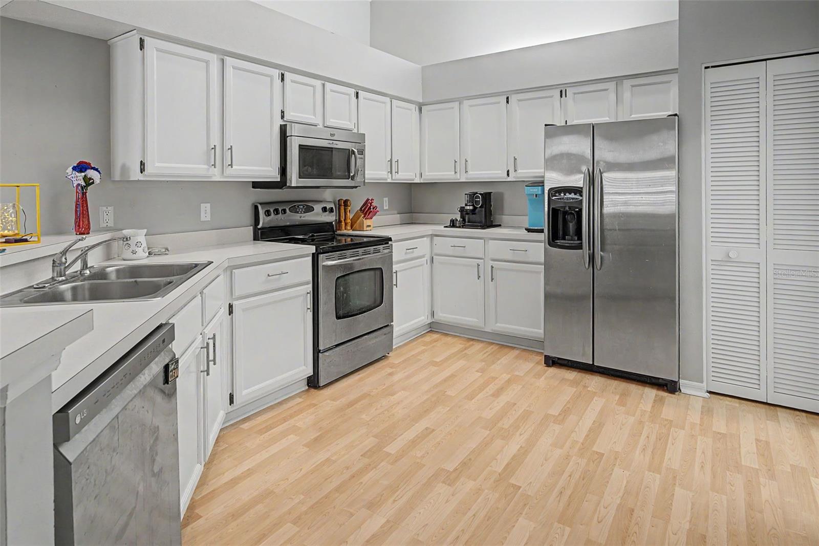 3709 Mollie, Sun City Center, FL 33573