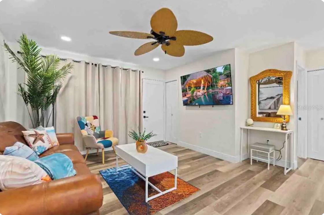 301 Hollywood, Daytona Beach, FL 32118