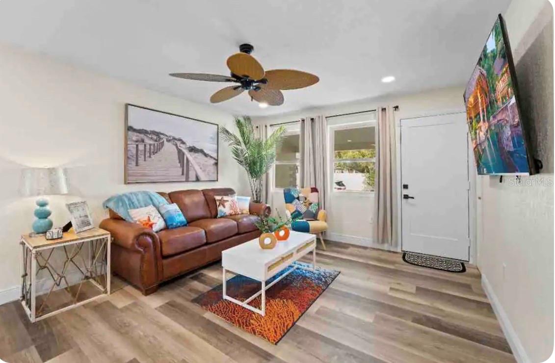 301 Hollywood, Daytona Beach, FL 32118
