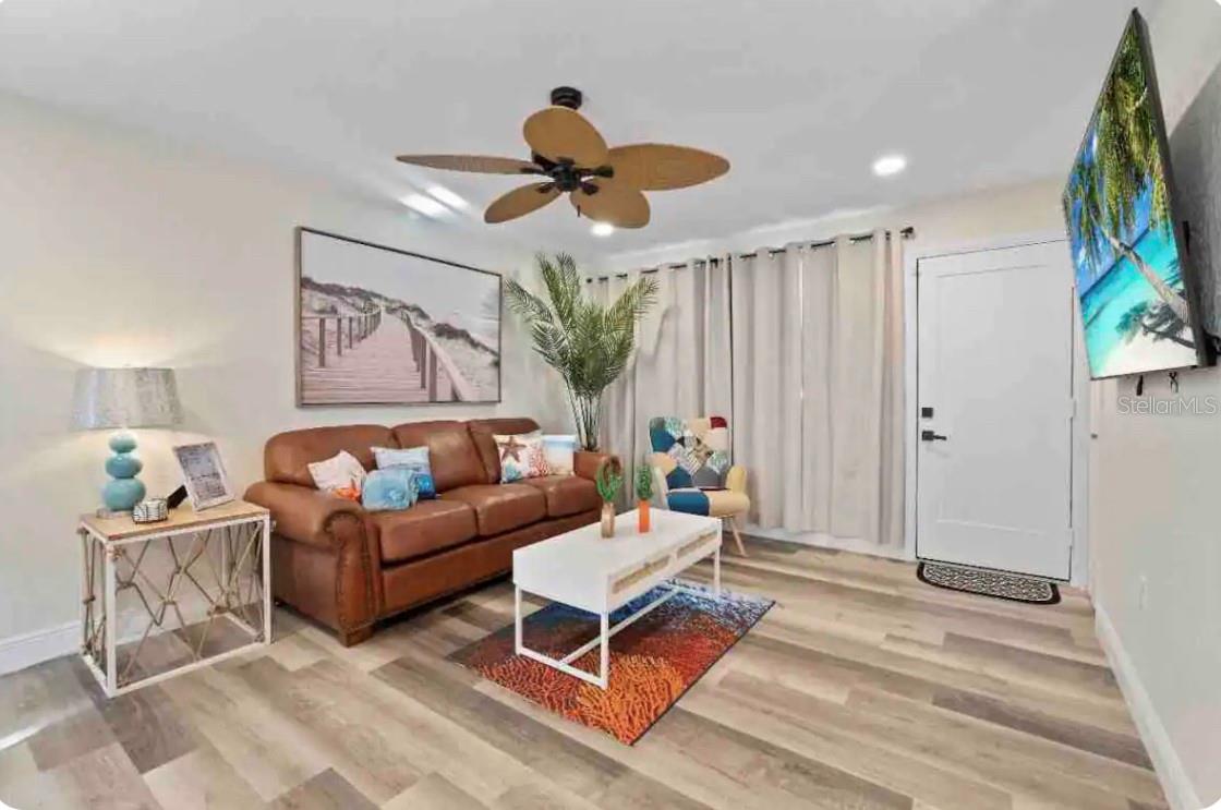 301 Hollywood, Daytona Beach, FL 32118
