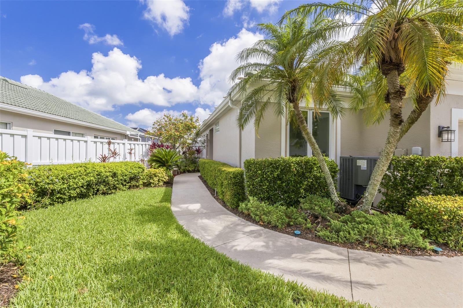 8669 54th Avenue, Bradenton, FL 34211
