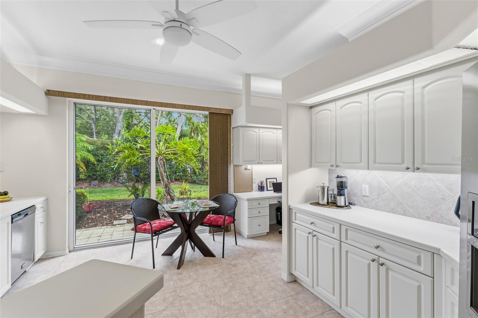 8669 54th Avenue, Bradenton, FL 34211
