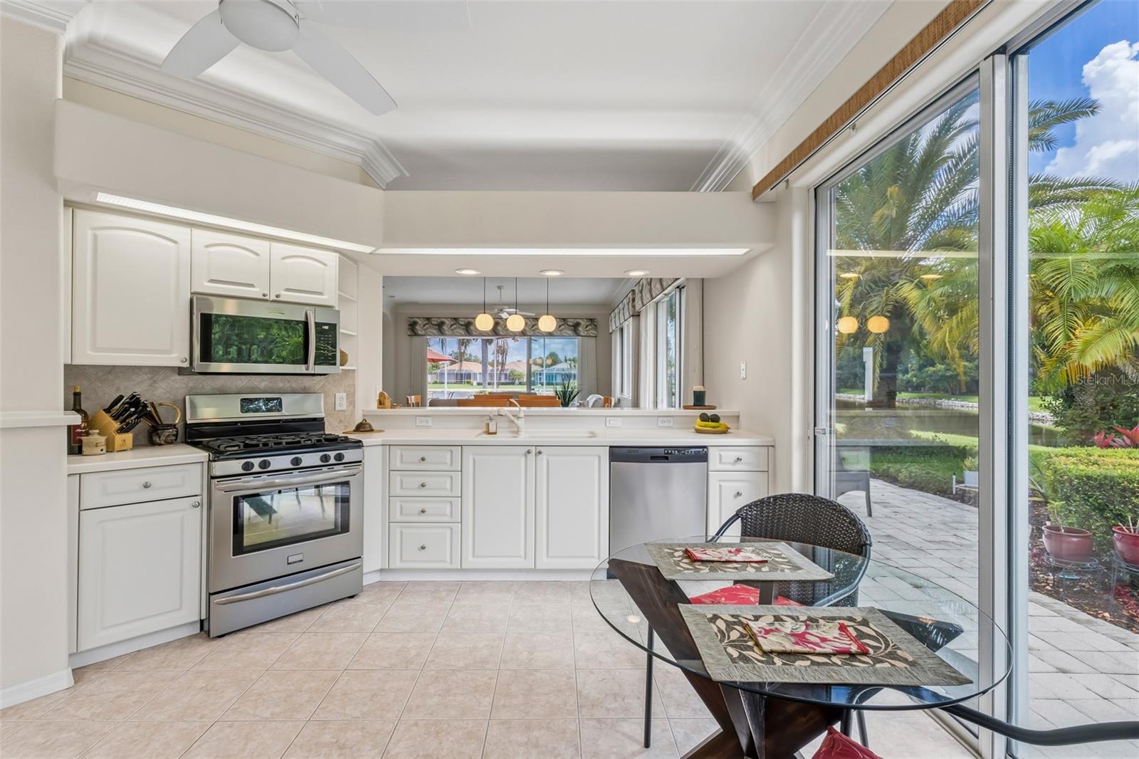 8669 54th Avenue, Bradenton, FL 34211