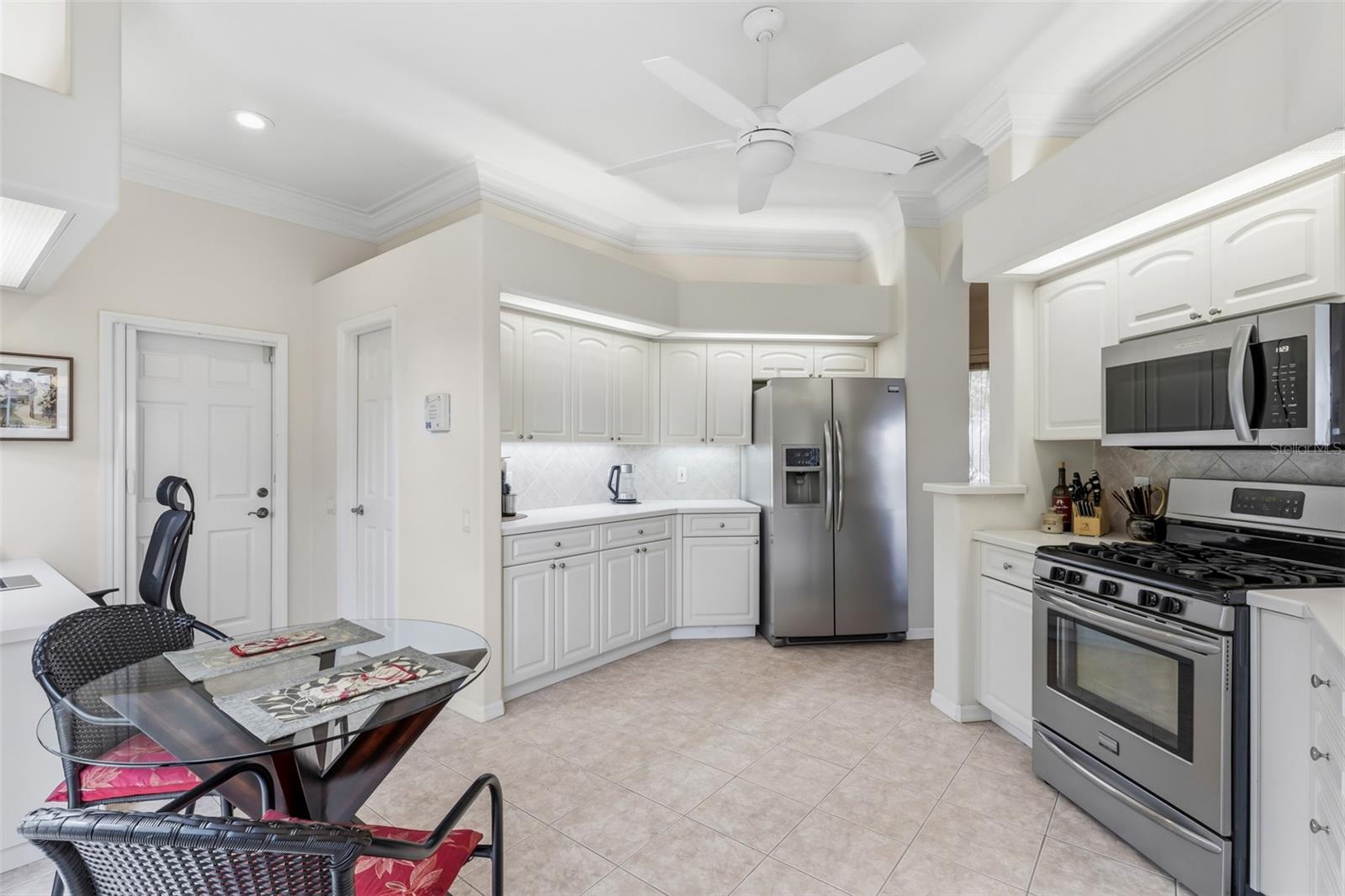 8669 54th Avenue, Bradenton, FL 34211