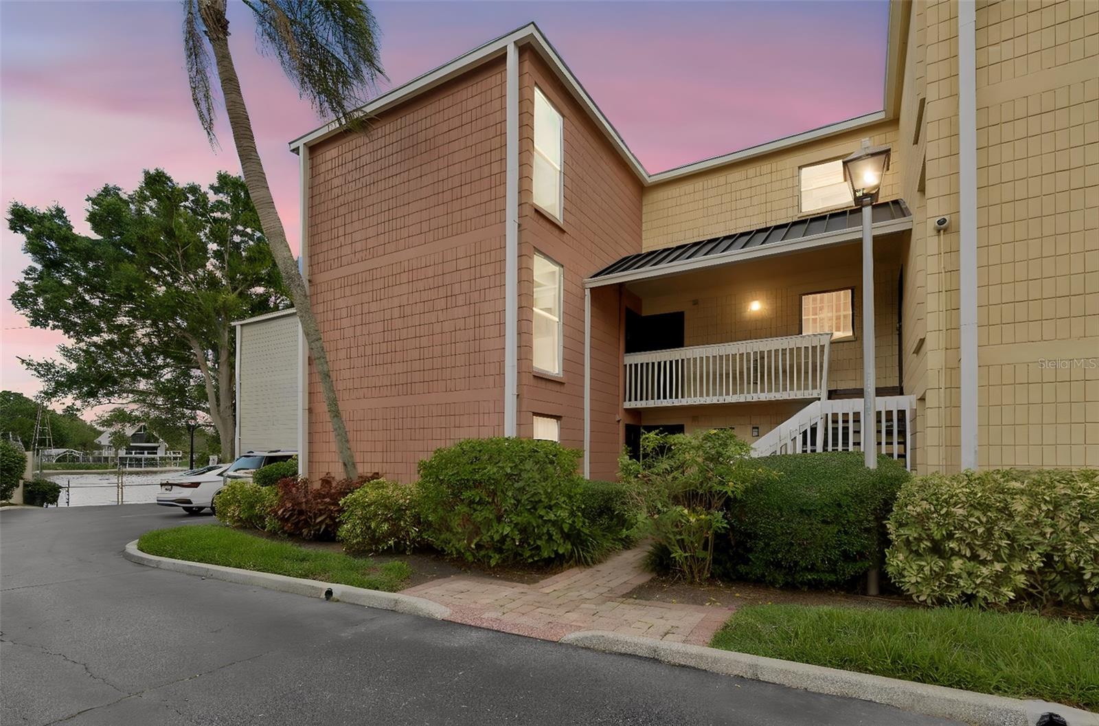 2424 Tampa Bay Unit I204, Tampa, FL 33607
