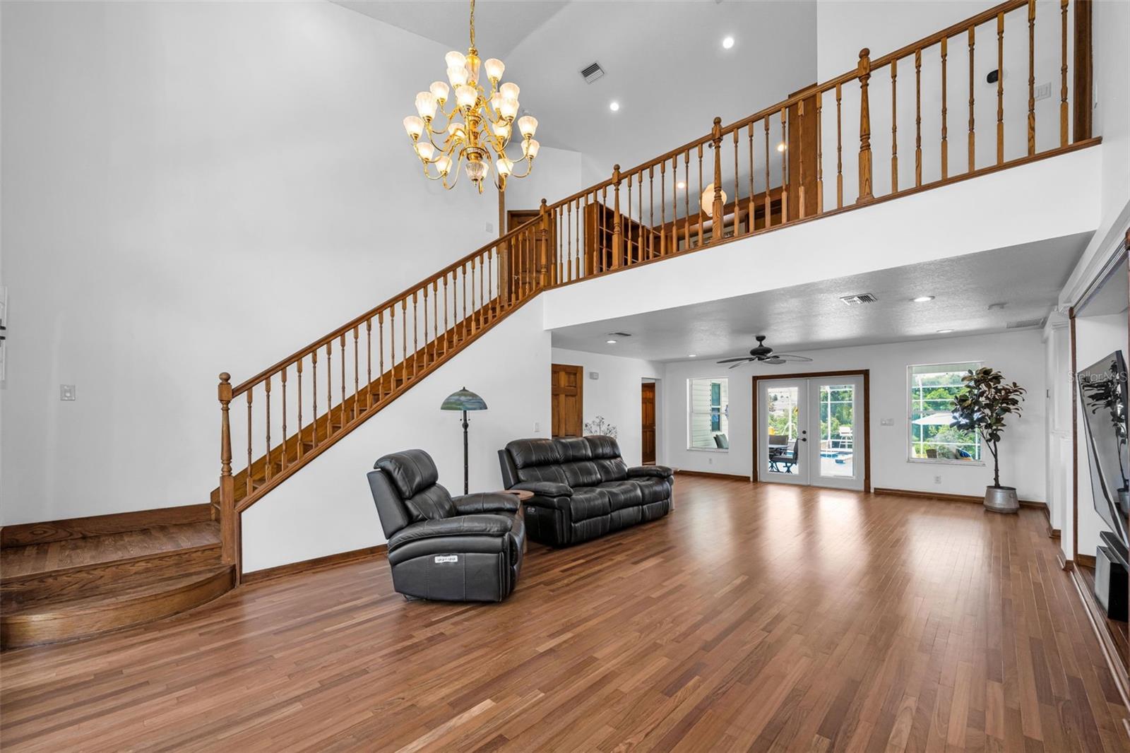11046 Lakeview, New Port Richey, FL 34654