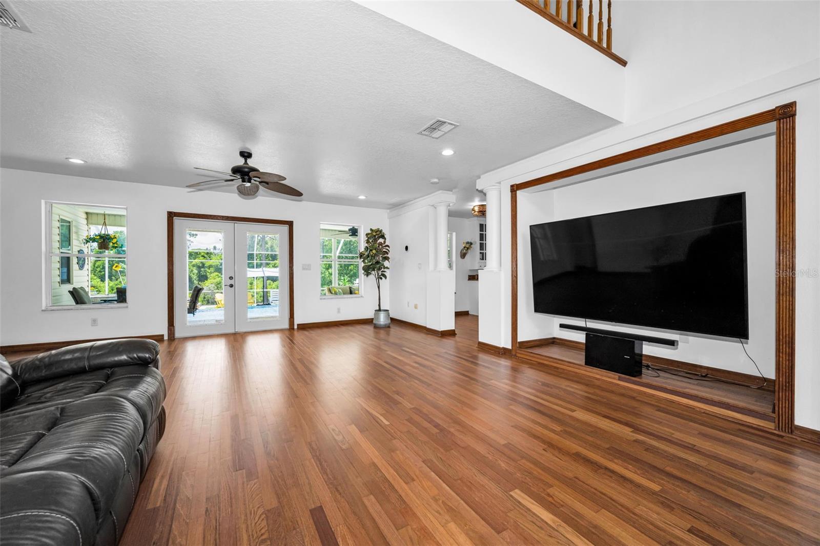 11046 Lakeview, New Port Richey, FL 34654