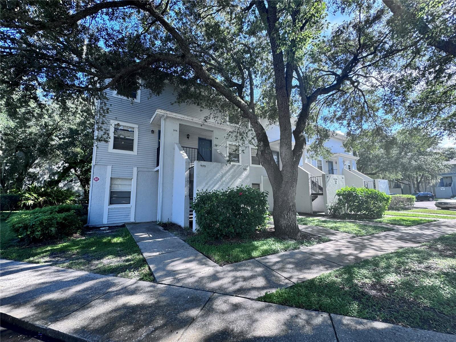 7177 Bank Unit 102, Tampa, FL 33617
