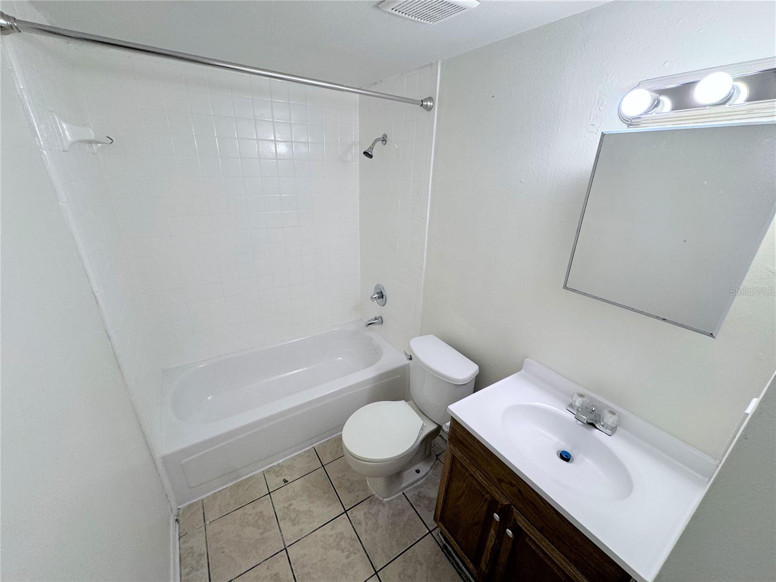 7177 Bank Unit 102, Tampa, FL 33617