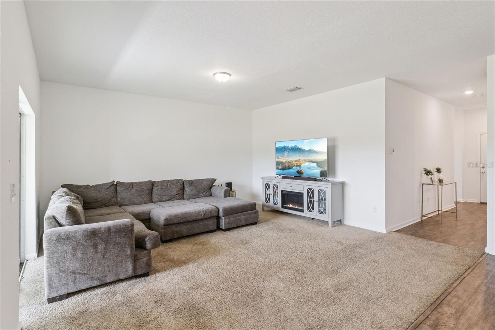 903 Shimmering Oaks, Seffner, FL 33584