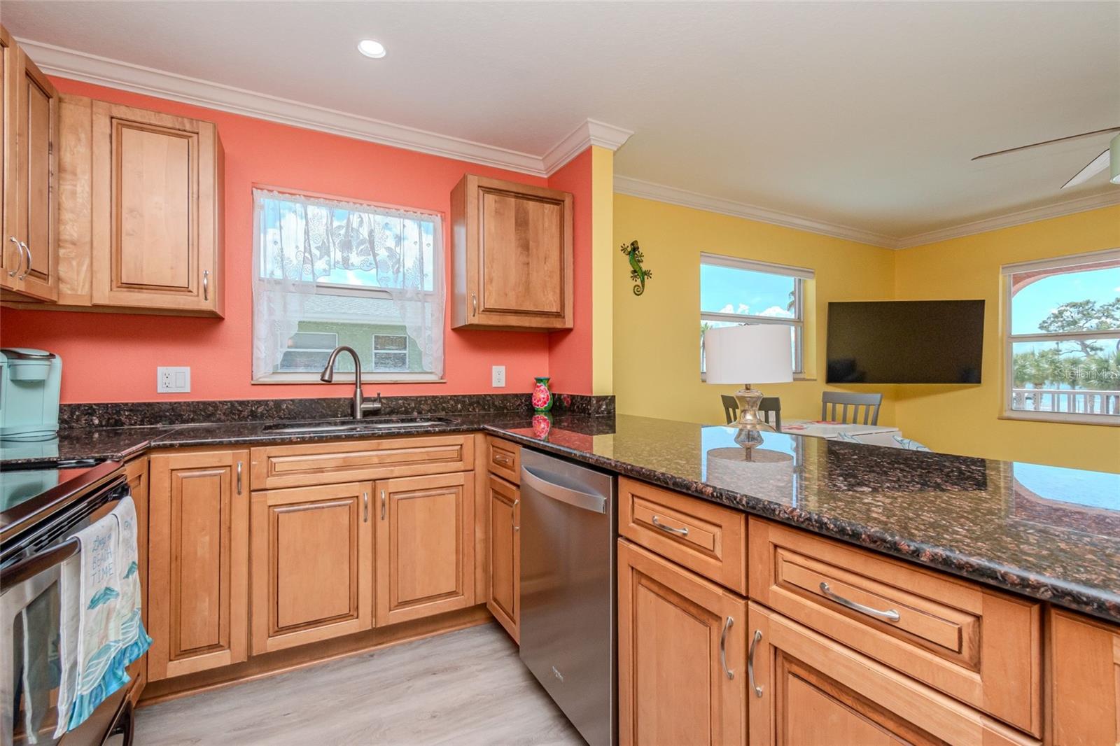 5605 Shore Unit 1b, Gulfport, FL 33707